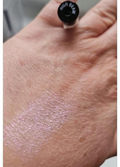 Зволожувальна мерехтлива губна помада Avon "Ультра", 76 High Beam/Сяйво недосяжності, 3,6г 841369600 фото